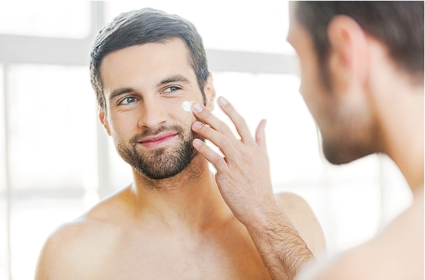 Routine soin du visage pour homme : les clés de la réussite.
